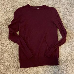 Maroon long sleeve lightweight sweater